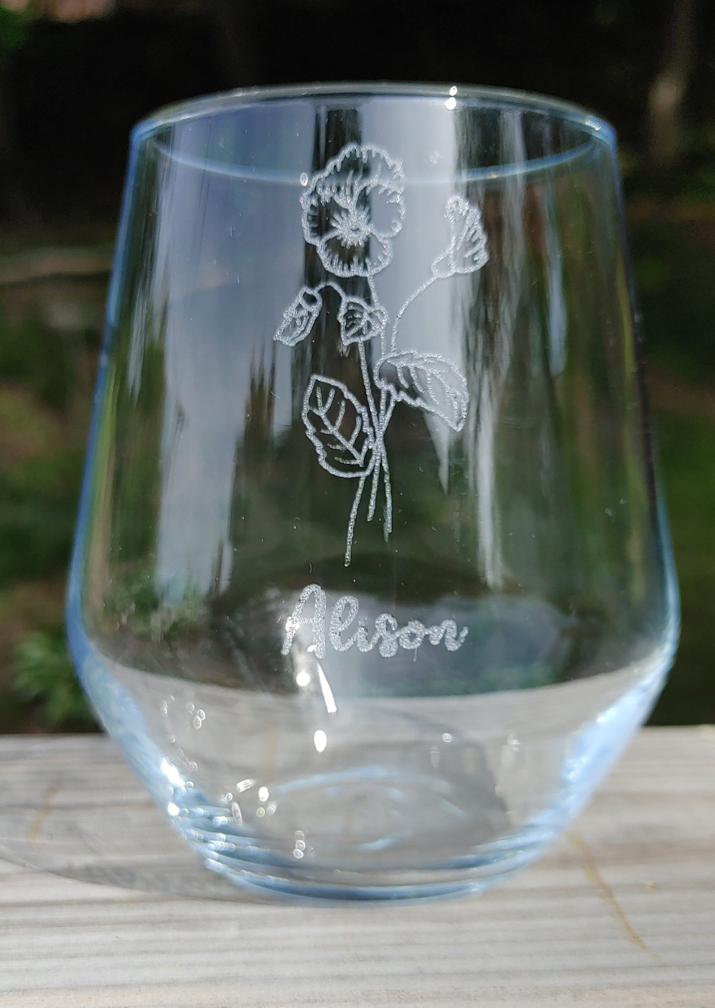 Engraved Elegance: Personalized 15oz. Stemless Wine Glass