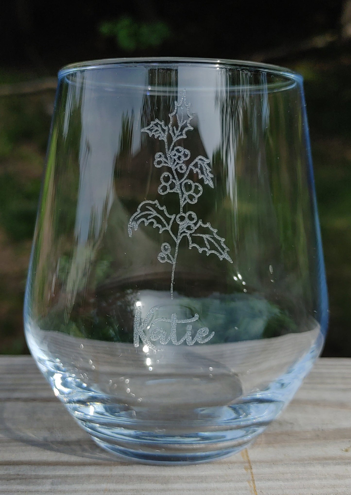 Engraved Elegance: Personalized 15oz. Stemless Wine Glass