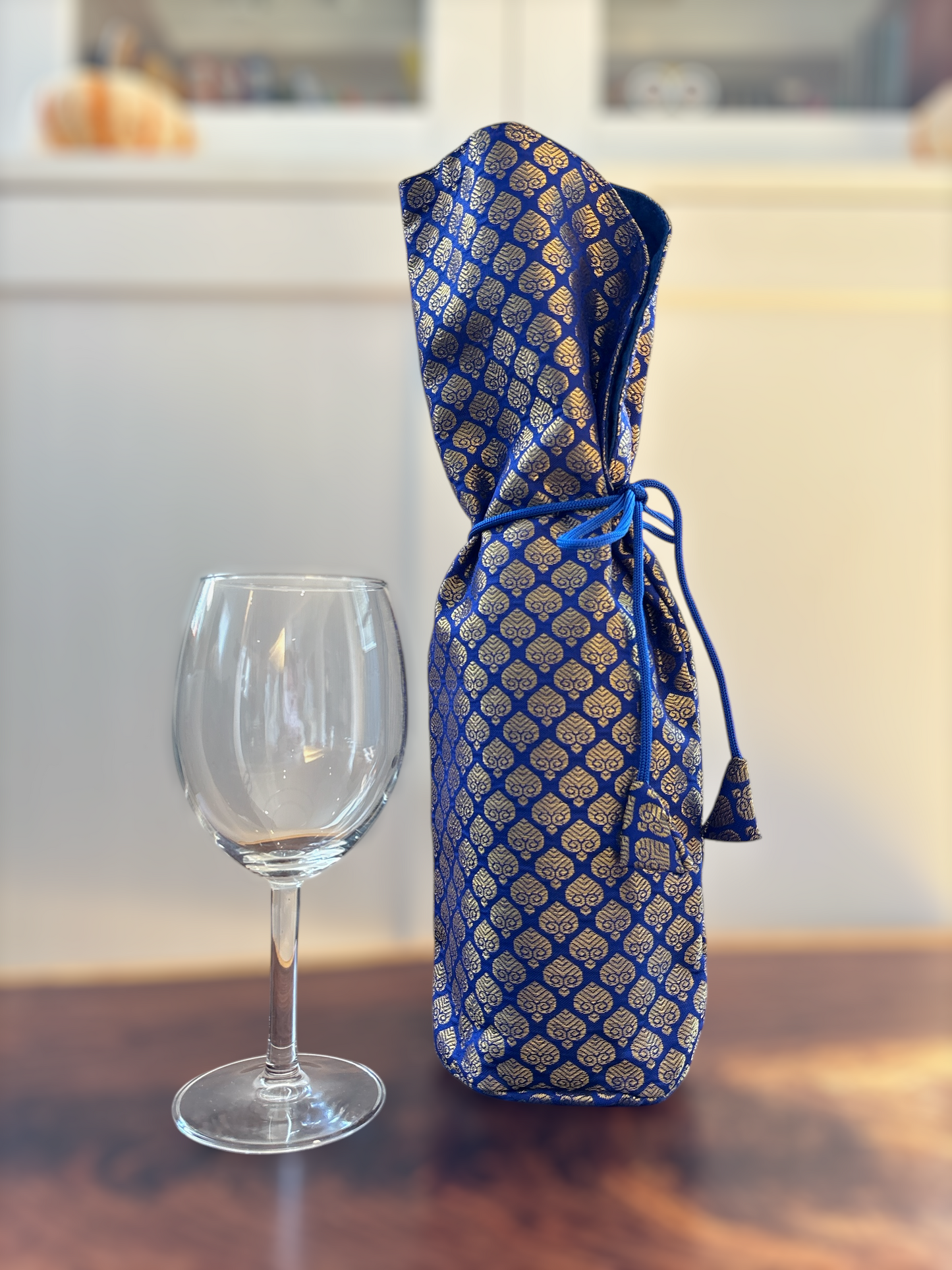 Premium Handmade Wine/Drink Bottle Gift Bag with Brocade fabric - Regular size